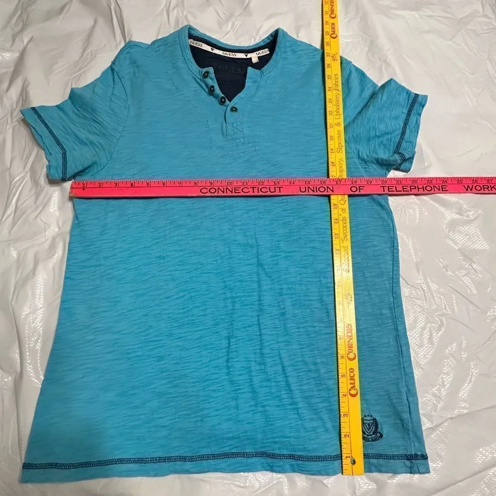 Guess Turquoise burn out Short Sleeve Henley T-shirt Size Large - Picture 11 of 12